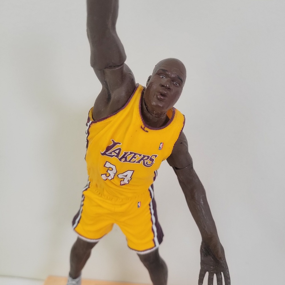McFarlane NBA Series 2 Shaquille O'Neal Lakers Action Figure 2002 Loose Ball - Picture 6 of 7